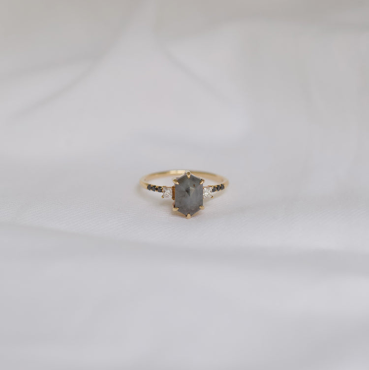 Ring 001
