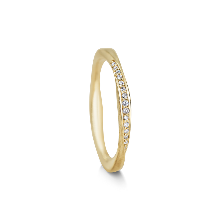 Diamond Mobius Band