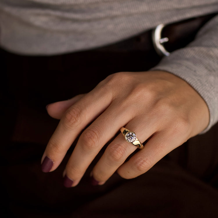 Diamond Twist Signet Ring