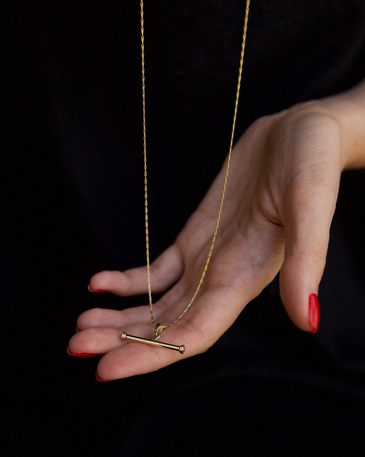 Customisable T-bar pendant