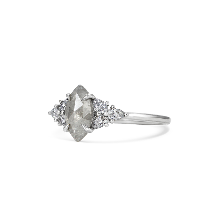 Ava Ring
