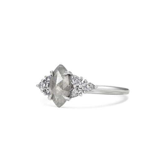 Ava Ring