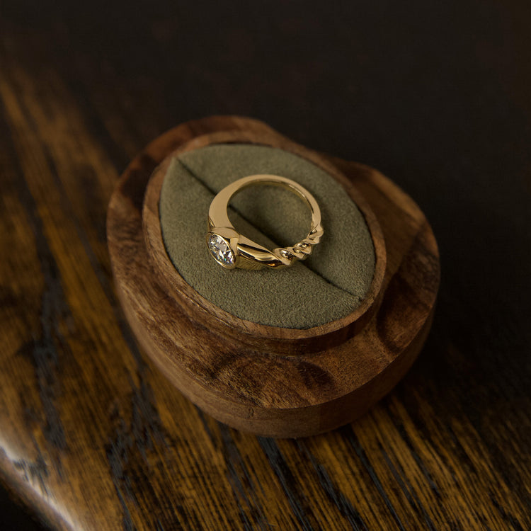 Diamond Twist Signet Ring