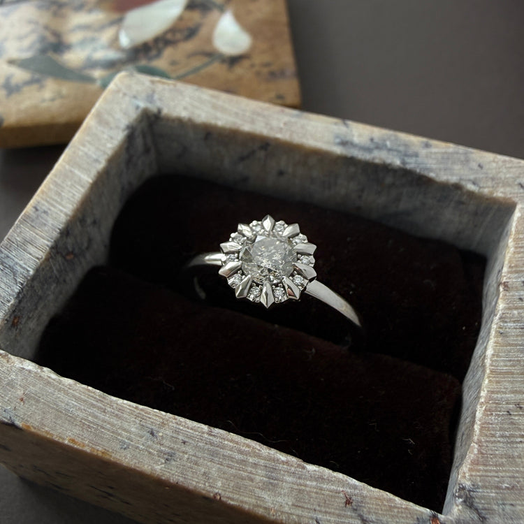 Grey Diamond Fika Ring