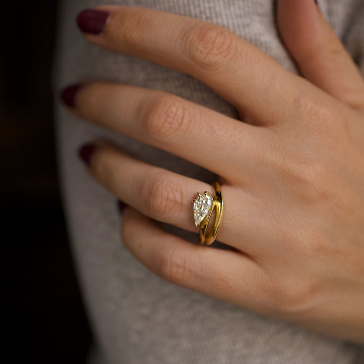 Nyx Diamond Ring